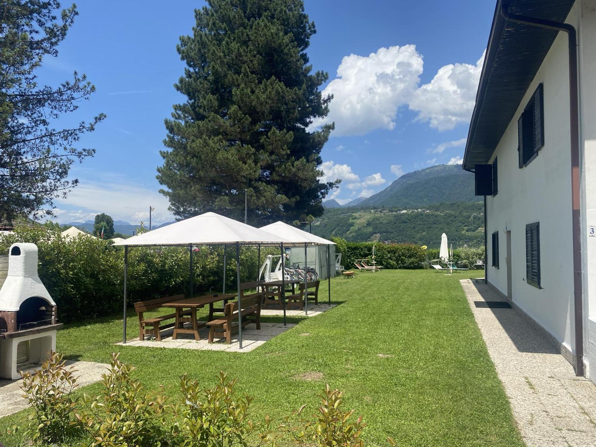 Fronte LagoResidencegarden, Moderno Appartamento Кальчераника-аль-Лаго Экстерьер фото